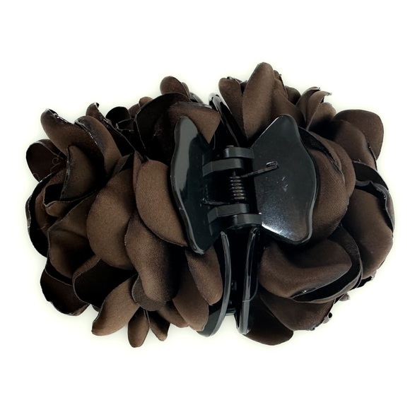 Pretty Boho Rosette Flower Hair Clip in Brown - Picture 7 of 7
